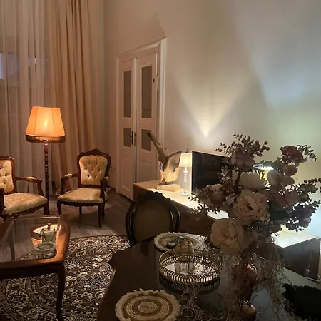 Csaky Palace 1 Apartman *